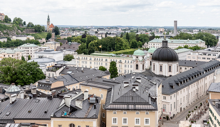 Blick vom Kapuzinerberg: Altstadt mit Dreifaltigkeitskirche, Hotel Bristol, Mirabellgarten und Schloss Mirabell Salzburg