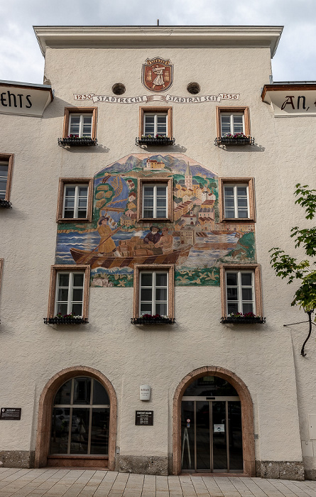 Altstadt: Joseph-Schöndorfer-Platz - Rathaus Hallein Hallein