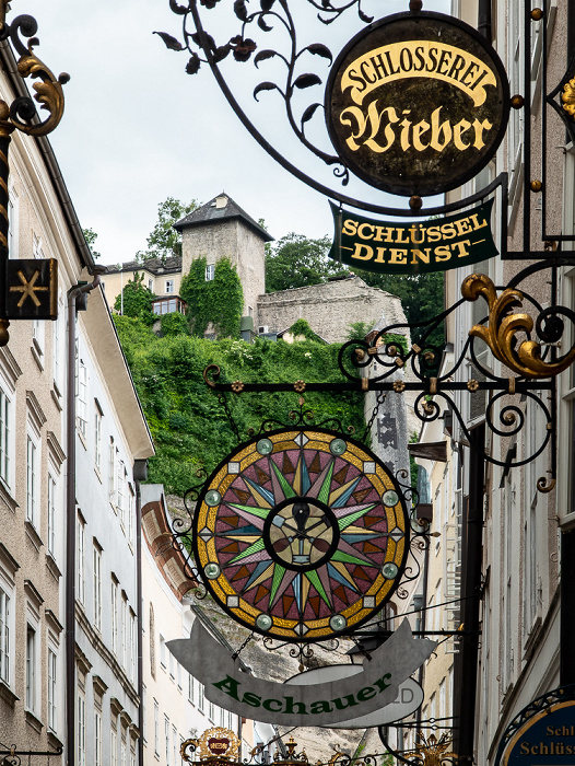 Salzburg Altstadt: Getreidegasse Mönchsberg