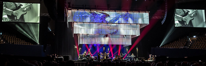 Olympiahalle: Eric Clapton (+ The Bluesanovas) München