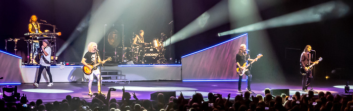 Olympiahalle: Foreigner (+ Saga, The New Roses) München