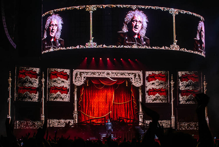 Olympiahalle: Queen + Adam Lambert München Brian May