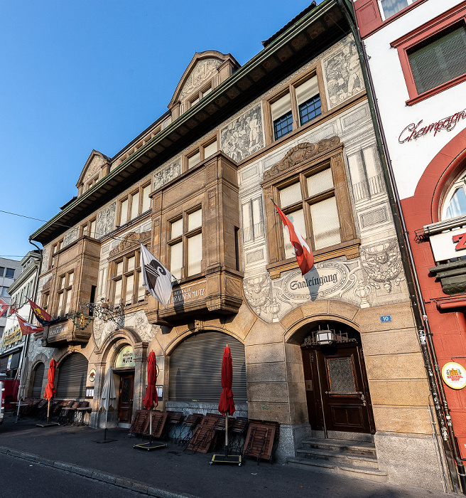 Basel Altstadt Grossbasel: Barfüsserplatz - Brasserie Zum Braunen Mutz