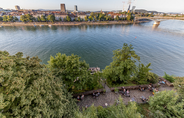 Basel Blick von der Basler Pfalz: Rhein, Altstadt Kleinbasel Claraturm Messeturm