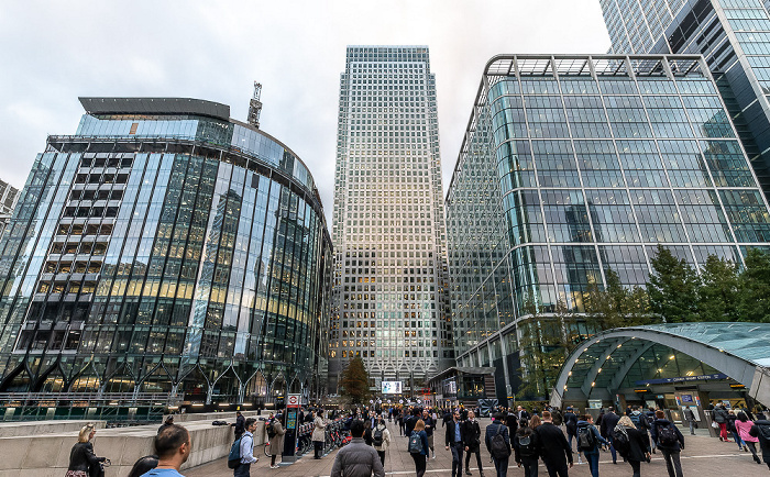 Isle of Dogs (Docklands): West Plaza, One Canada Square London