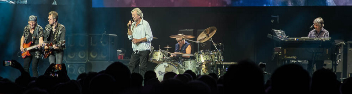 The O2 Arena: Deep Purple (+ Blue Öyster Cult) London Roger Glover, Simon McBride, Ian Gillan, Ian Paice, Don Airey