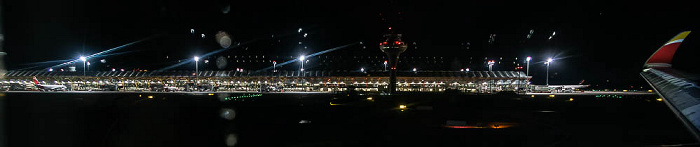 Aeropuerto Adolfo Suárez Madrid-Barajas 2022-11-11 Flug IBE6833 Madrid-Barajas (MAD/LEMD) - Santiago de Chile (SCL/SCEL)