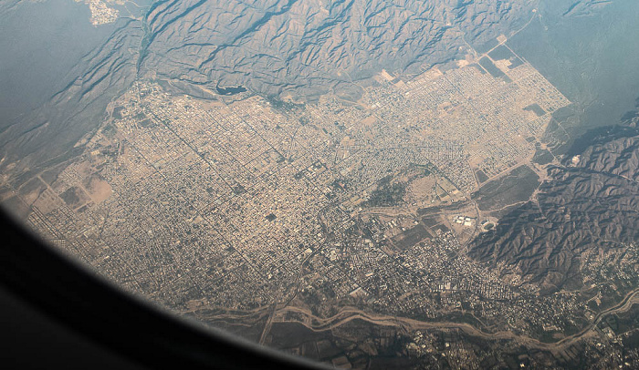 Argentinien San Fernando del Valle de Catamarca 2022-11-11 Flug IBE6833 Madrid-Barajas (MAD/LEMD) - Santiago de Chile (SCL/SCEL) Luftbild aerial photo