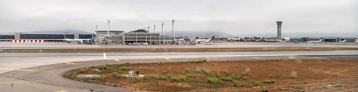 Santiago de Chile Aeropuerto Internacional Arturo Merino Benítez 2022-11-11 Flug IBE6833 Madrid-Barajas (MAD/LEMD) - Santiago de Chile (SCL/SCEL)