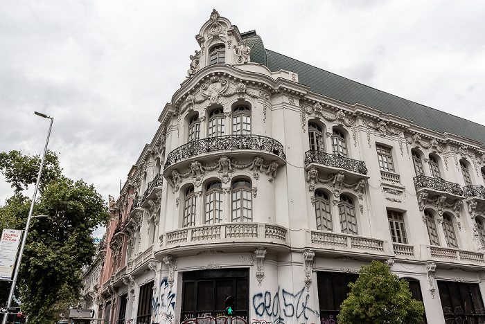 Avenida Libertador Bernardo O'Higgins / Dieciocho: Palacio Iñiguez Santiago de Chile