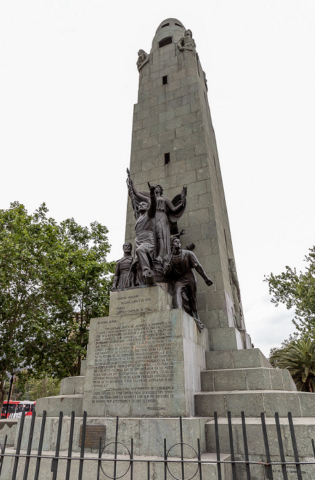 Plaza Capitán Prat: Monumento a los Héroes de Iquique (Monumento de las Glorias Navales o a los Héroes de la Esmeralda) Santiago de Chile