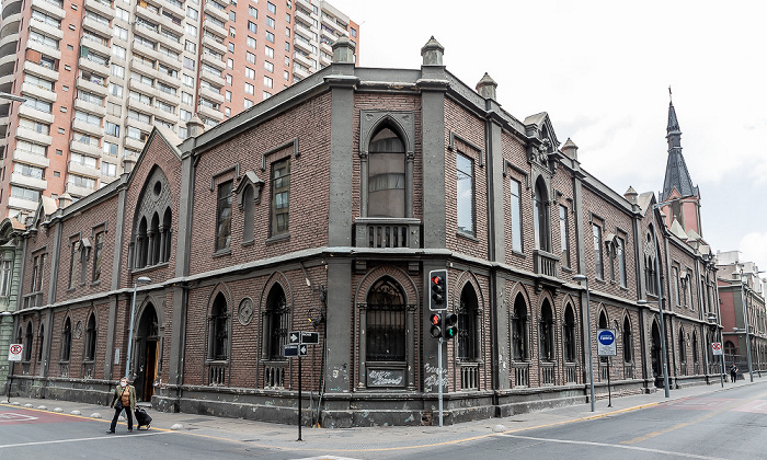Santiago de Chile Santo Domingo / Enrique Mac Iver: Facultad de Arte de la Universidad Mayor Iglesia de San Pedro