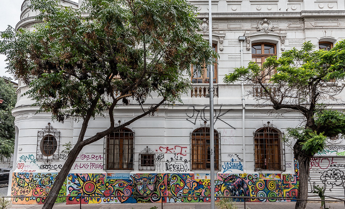 Santiago de Chile Barrio Brasil: Erasmo Escala - Street Art