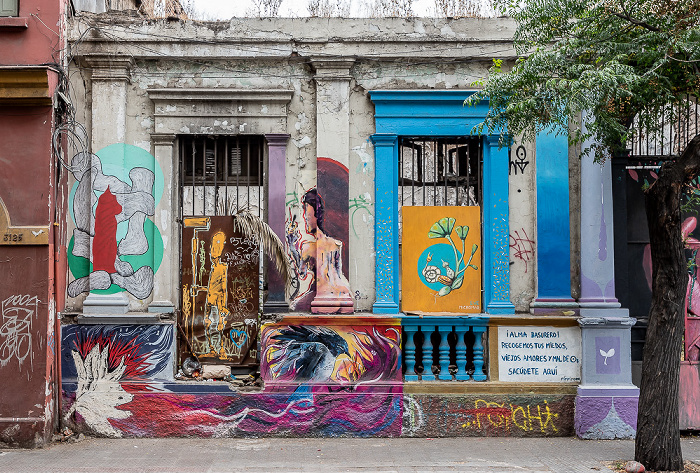 Compañía de Jesús: Street Art Santiago de Chile