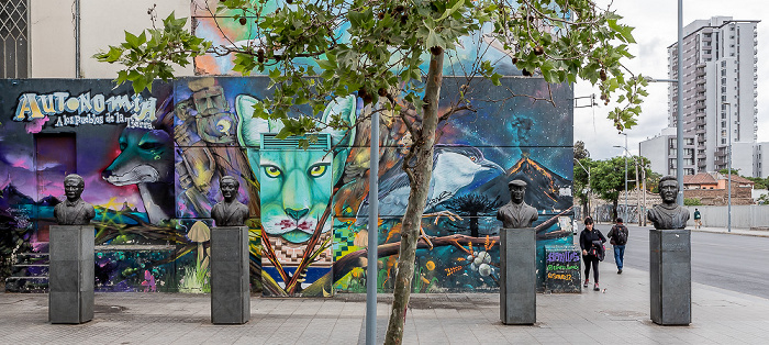 Santiago de Chile Matucana: Street Art, Monumentos a Claudio Arrau, Gabriela Mistral, Pablo Neruda, Ramon Vinay