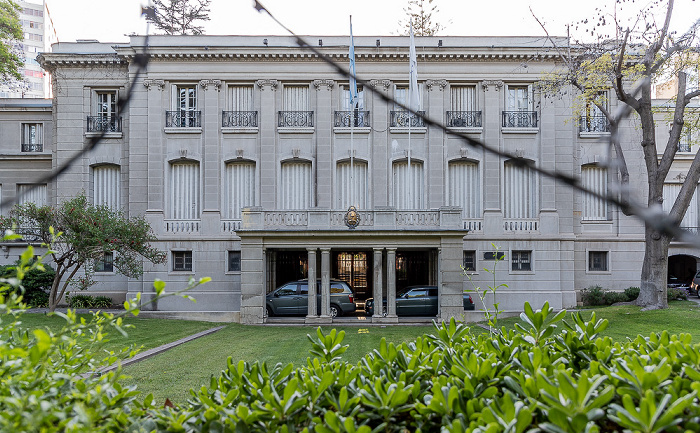Avenida Vicuña Mackenna: Embajada de la República Argentina Santiago de Chile