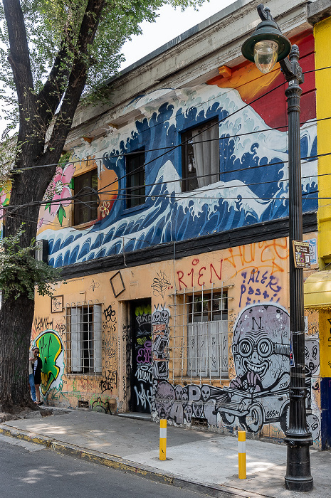 Santiago de Chile Barrio Bellavista: Santa Filomena - Street Art