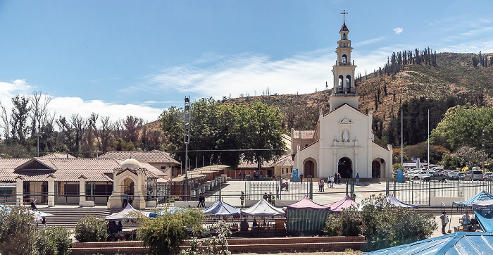 Valle de Casablanca mit dem Santuario de la Virgen de Lo Vásquez Región de Valparaíso