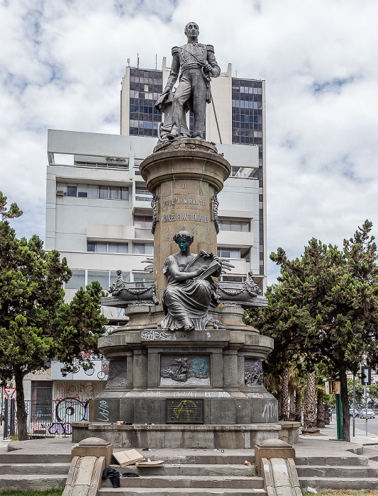 Valparaíso Plaza Blanco Encalada: Monumento a Manuel Blanco Encalada