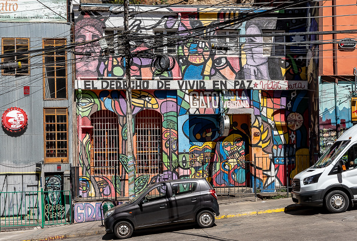 Cerro Concepción: Ricardo Cumming - Street Art Valparaíso