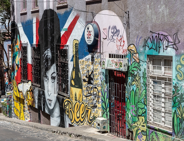 Cerro Concepción: Almirante Montt - Street Art Valparaíso