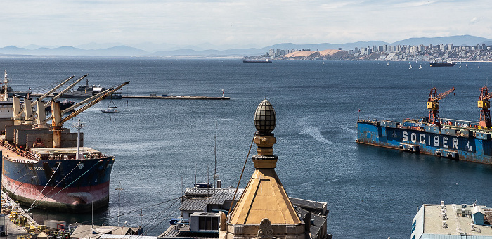 Blick vom Cerro Concepción: Puerto de Valparaíso, Pazifischer Ozean