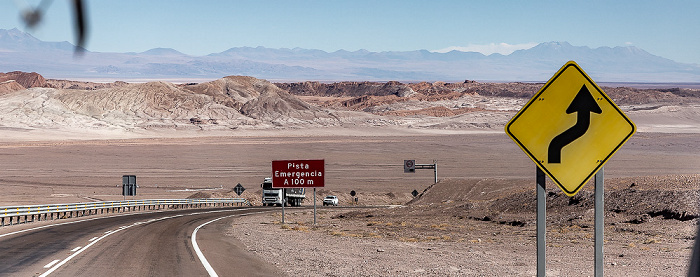 Provincia de El Loa Ruta 23 CH, Atacama mit der Cordillera de la Sal