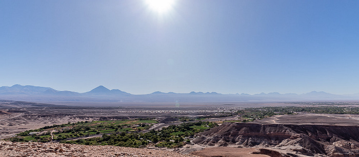 Blick vom Pukará de Quitor: Valle del Río San Pedro de Atacama, Salar de Atacama San Pedro de Atacama