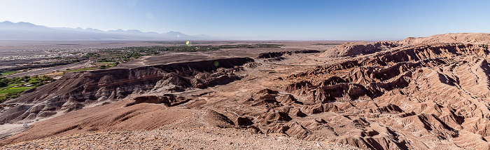 Blick vom Pukará de Quitor: Valle del Río San Pedro de Atacama, Salar de Atacama, Valle de la Muerte