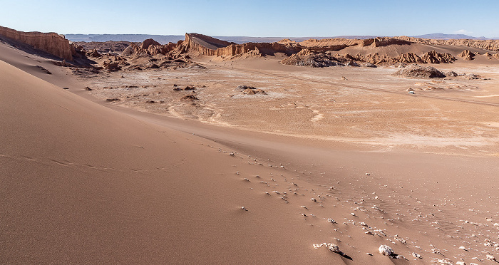 Reserva nacional los Flamencos Cordillera de la Sal (Atacama): Valle de la Luna mit der Duna Mayor (im Vordergrund)