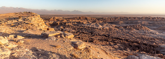 Reserva nacional los Flamencos Blick vom Mirador Piedra del Coyote: Cordillera de la Sal (Atacama) mit dem Valle de la Luna
