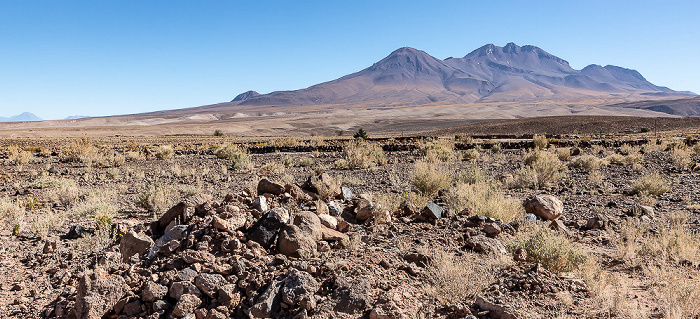 Altiplano Anden mit dem Cerro Tumisa