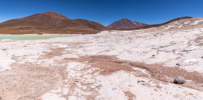 Altiplano Piedras Rojas / Salar de Aguas Calientes III Volcán Miñiques