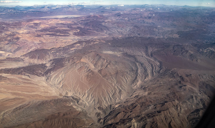 Anden mit dem Salar de Maricunga (links oben) Región de Atacama