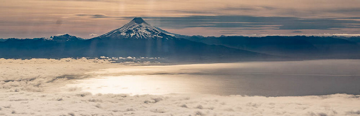 Patagonien Volcán Osorno 2022-11-22 Flug SKU421 Santiago de Chile (SCL/SCEL) - El Tepual Int'l (PMC/SCTE) Luftbild aerial photo