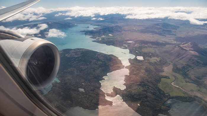 Patagonien V.o.: Lago del Toro, Río Paine, Lago Pehoé 2022-11-22 Flug SKU421 El Tepual Int'l (PMC/SCTE) - Teniente Julio Gallardo (PNT/SCNT) Luftbild aerial photo