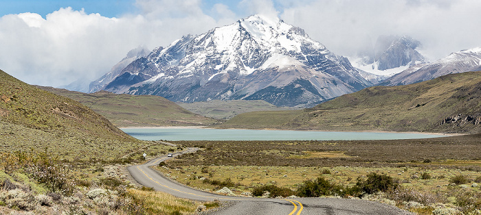 Ruta Y-156, Reserva de Biósfera Torres del Paine mit der Laguna Amarga, Cordillera Paine mit dem Monte Almirante Nieto Provincia de Última Esperanza