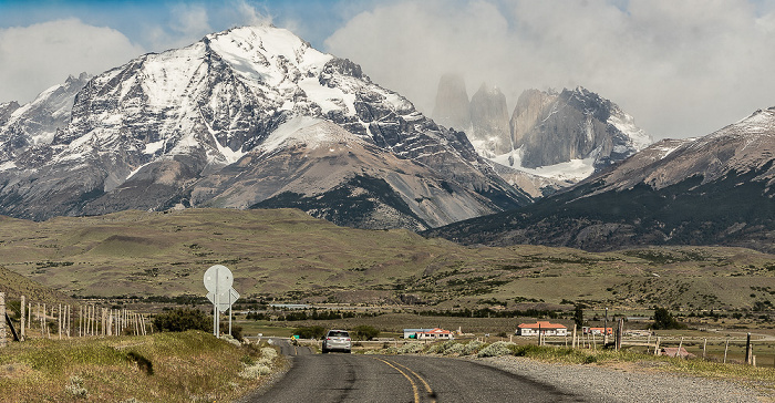 Ruta Y-156, Reserva de Biósfera Torres del Paine, Cordillera Paine mit dem Monte Almirante Nieto Provincia de Última Esperanza