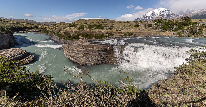 Parque nacional Torres del Paine Rio Paine mit der Cascada del Paine Cordillera Paine