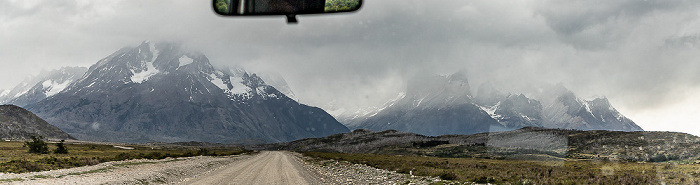 Parque nacional Torres del Paine Ruta Y-150, Cordillera Paine mit dem Cerro Paine Grande (links)