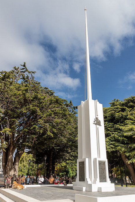 Punta Arenas Plaza de Armas Benjamín Muñoz Gamero: Denkmal Mástil Anglo-Chileno