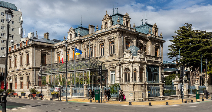 Gobernador Carlos Bories / Plaza de Armas Benjamín Muñoz Gamero: Palacio Sara Braun Punta Arenas