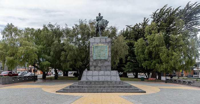 Punta Arenas Parque Bandejón Avenida Presidente Manuel Bulnes: Monumento al Presidente Manuel Bulnes Prieto