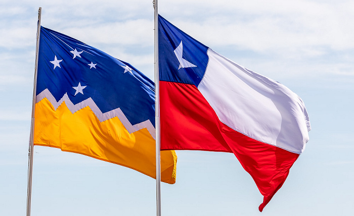 Flaggen von Chile und der Región de Magallanes y de la Antártica Chilena Isla Magdalena
