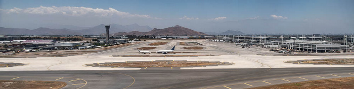 Santiago de Chile Aeropuerto Internacional Arturo Merino Benítez 2022-12-01 Flug IBE6830 Santiago de Chile (SCL/SCEL) - Madrid-Barajas (MAD/LEMD) Luftbild aerial photo