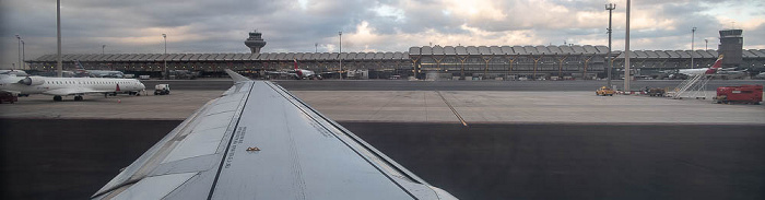 Aeropuerto Adolfo Suárez Madrid-Barajas 2022-12-02 Flug IBE3190 Madrid-Barajas (MAD/LEMD) - München Franz Josef Strauß (MUC/EDDM)
