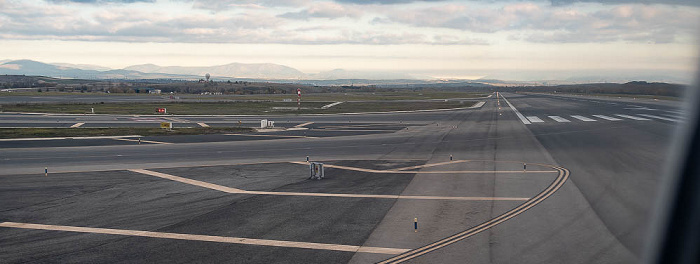 Aeropuerto Adolfo Suárez Madrid-Barajas 2022-12-02 Flug IBE3190 Madrid-Barajas (MAD/LEMD) - München Franz Josef Strauß (MUC/EDDM)