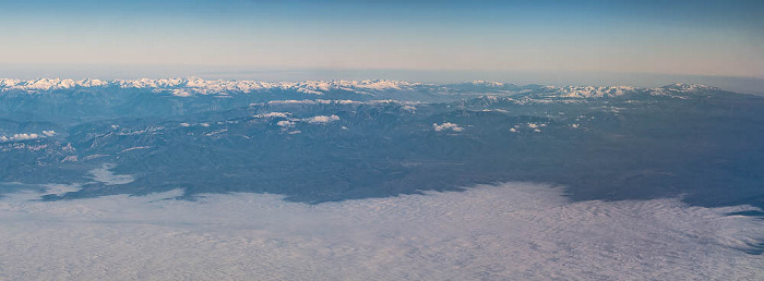 Spanien Pyrenäen 2022-12-02 Flug IBE3190 Madrid-Barajas (MAD/LEMD) - München Franz Josef Strauß (MUC/EDDM) Luftbild aerial photo