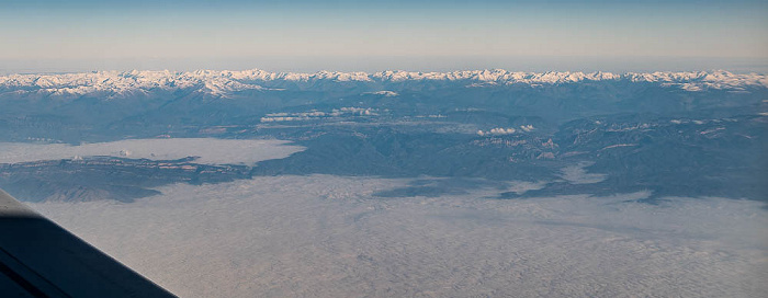 Spanien Pyrenäen 2022-12-02 Flug IBE3190 Madrid-Barajas (MAD/LEMD) - München Franz Josef Strauß (MUC/EDDM) Luftbild aerial photo