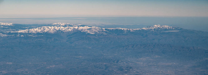 Spanien Pyrenäen 2022-12-02 Flug IBE3190 Madrid-Barajas (MAD/LEMD) - München Franz Josef Strauß (MUC/EDDM) Luftbild aerial photo